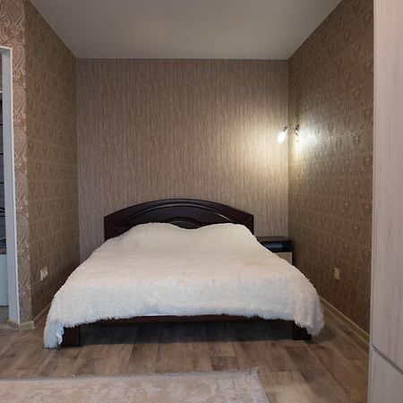 Академіка Корольова 20 1 Apartment Cherkasy Luaran gambar